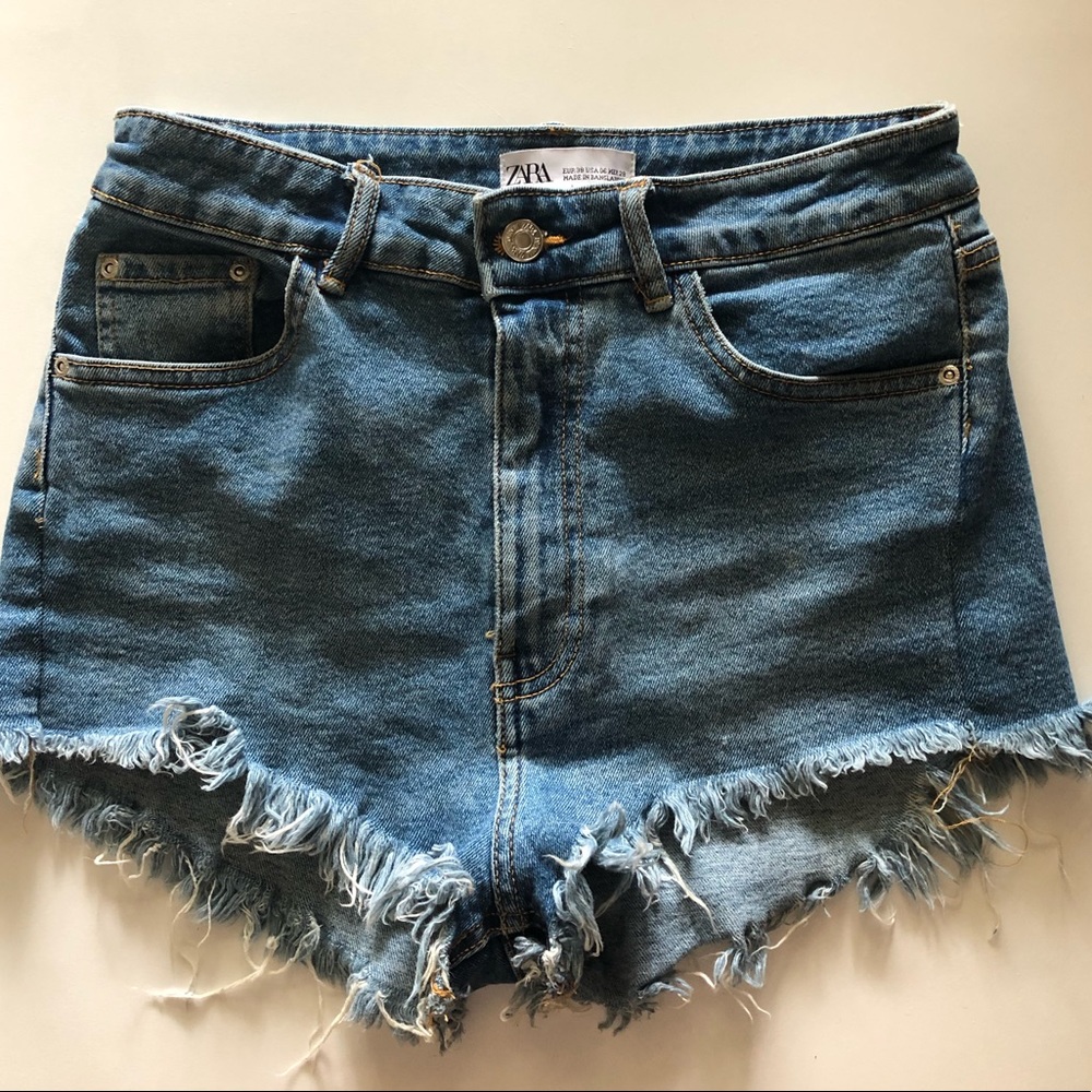 Zara Highwaisted Shorts